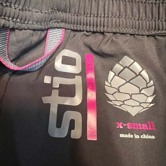 STIO Fernos Insulated Knickers 3/4 Snow Pants Womens XS Outdoor Granola Mountain - Picture 3 of 11